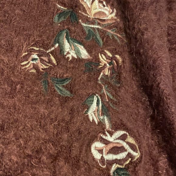 Cardigan - Picture 2 of 3